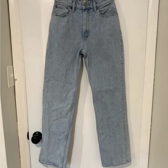 Abercrombie & Fitch Curve Love 90s Relaxed Jeans - Picture 3 of 8